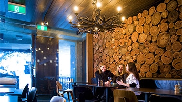 cafes and bars, Mt Buller cafes and bars, Mt Buller